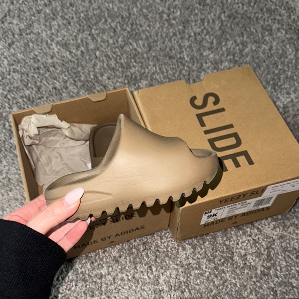 Adidas Yeezy Slide - Earth Brown